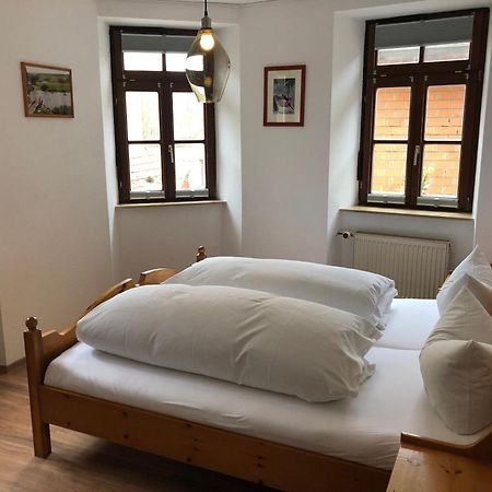 Gasthof Zum Schiff Obereisenheim Buitenkant foto
