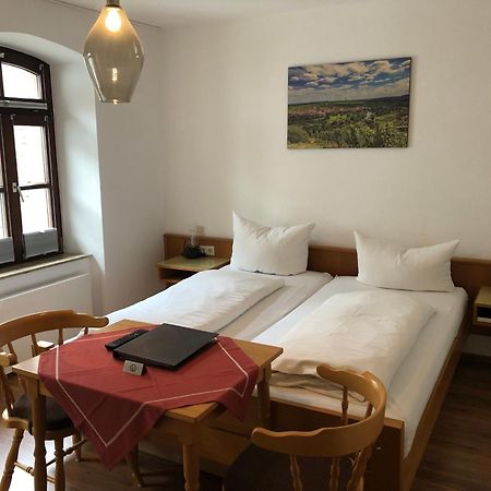 Gasthof Zum Schiff Obereisenheim Buitenkant foto