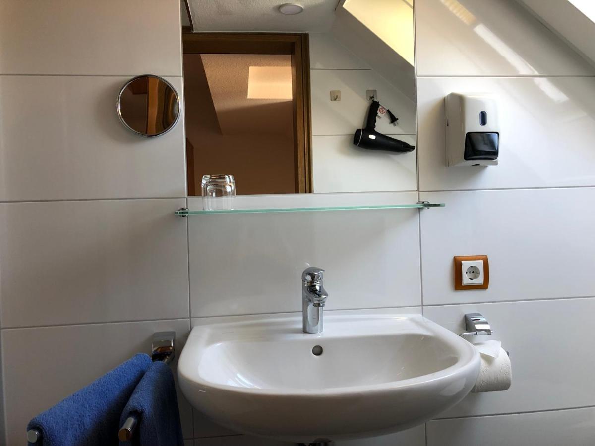 Gasthof Zum Schiff Obereisenheim Buitenkant foto