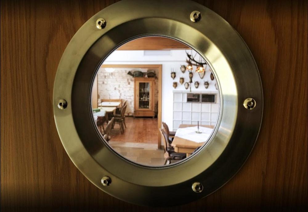 Gasthof Zum Schiff Obereisenheim Buitenkant foto