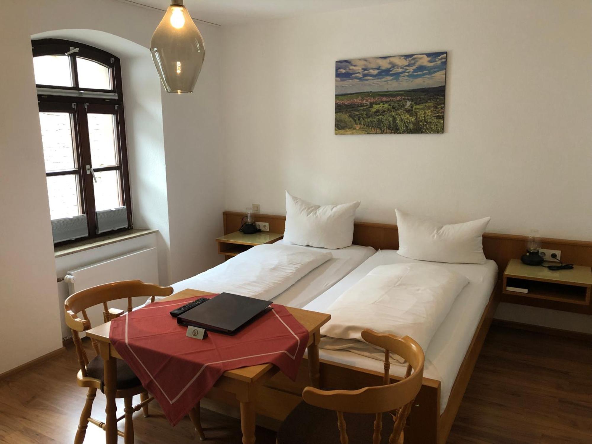 Gasthof Zum Schiff Obereisenheim Buitenkant foto