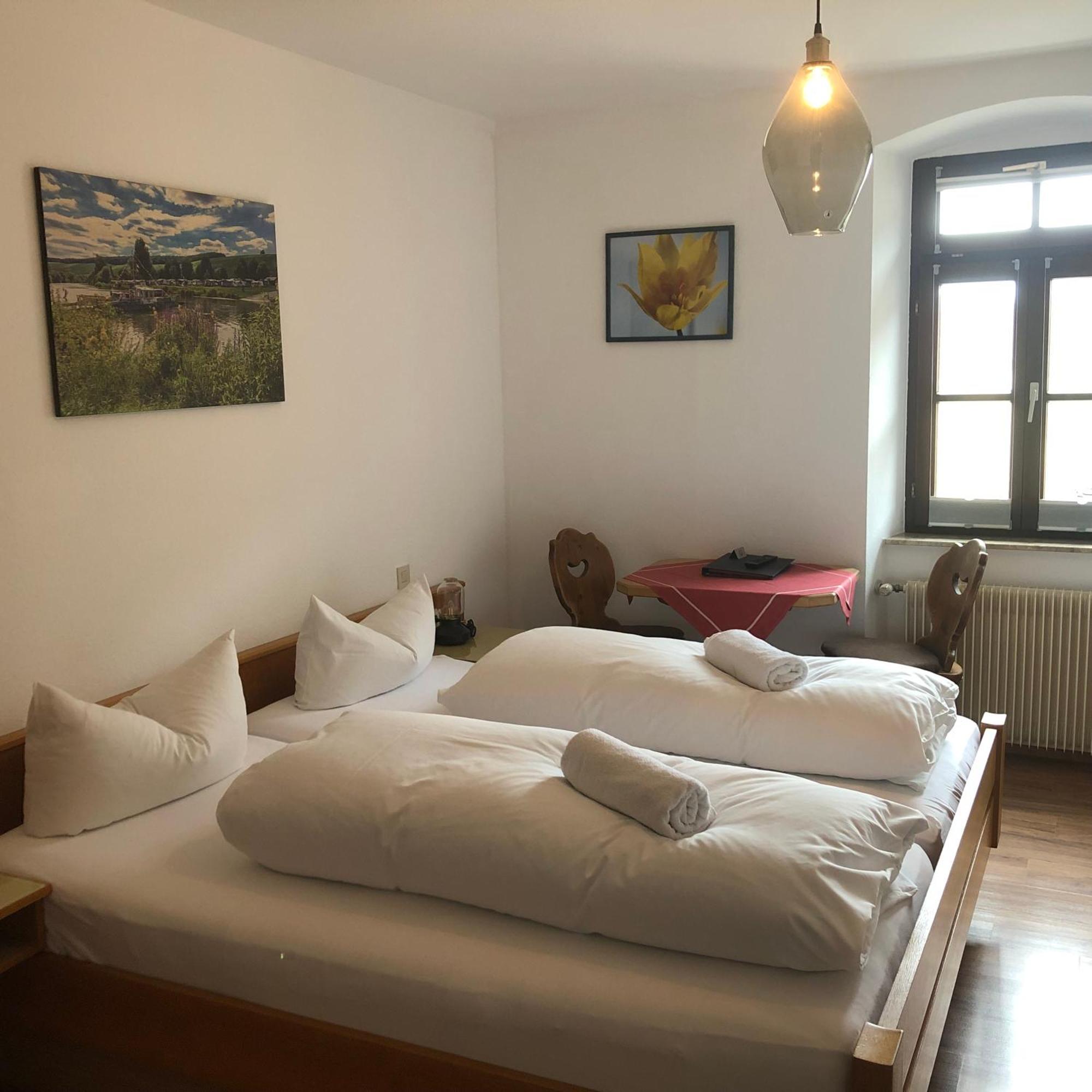 Gasthof Zum Schiff Obereisenheim Buitenkant foto